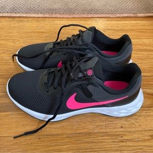 NEW Nike Women’s Shoes